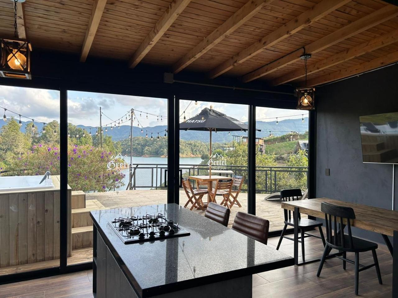 Gretel Chalets Suizo Guatapé Buitenkant foto
